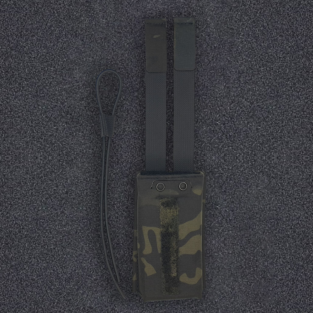 Buffalo AR15 Mag Carrier Multicam Black with Bungee Cord EXTRA (1)